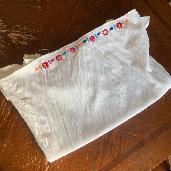 Off The Shoulder Dress - Picture 2 of 7